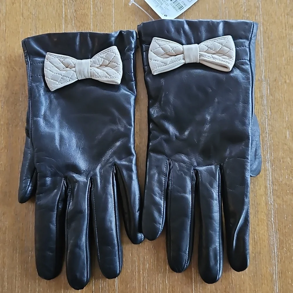 Nwt Neiman Marcus Elegant Black Leather And Cashmere Gloves with Cream Bows